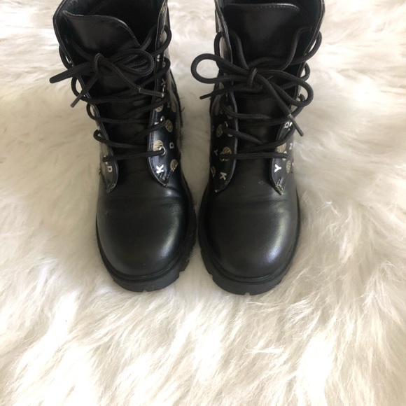 DKNY Stassi Boots Girls Shoes Size 2 - Picture 3 of 8